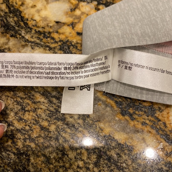 VS PINK strappy bonded bralette - Picture 6 of 6